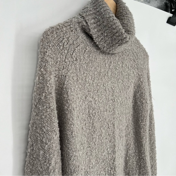 Anna Quan Turtleneck Open Back Wool Sweater - Picture 8 of 16